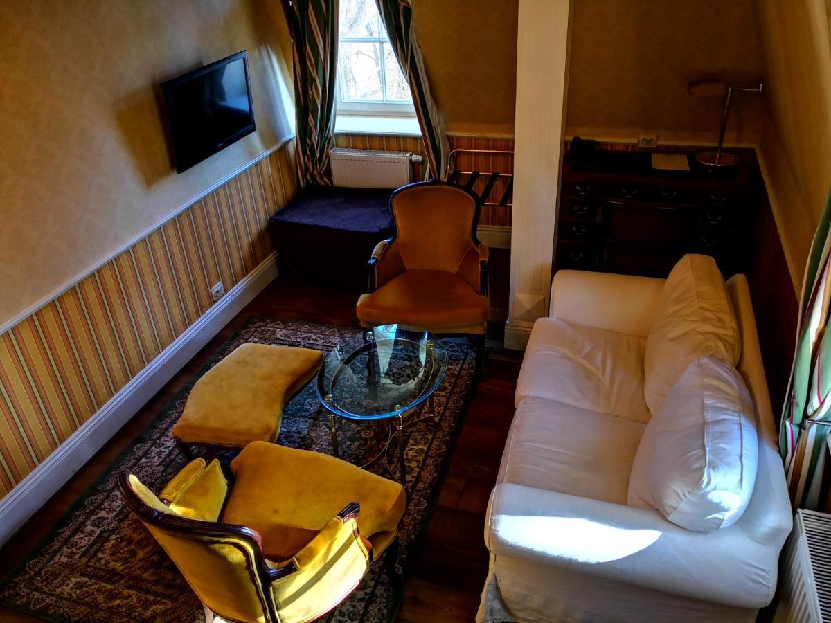 Hotel Dwor Sierakow Extérieur photo