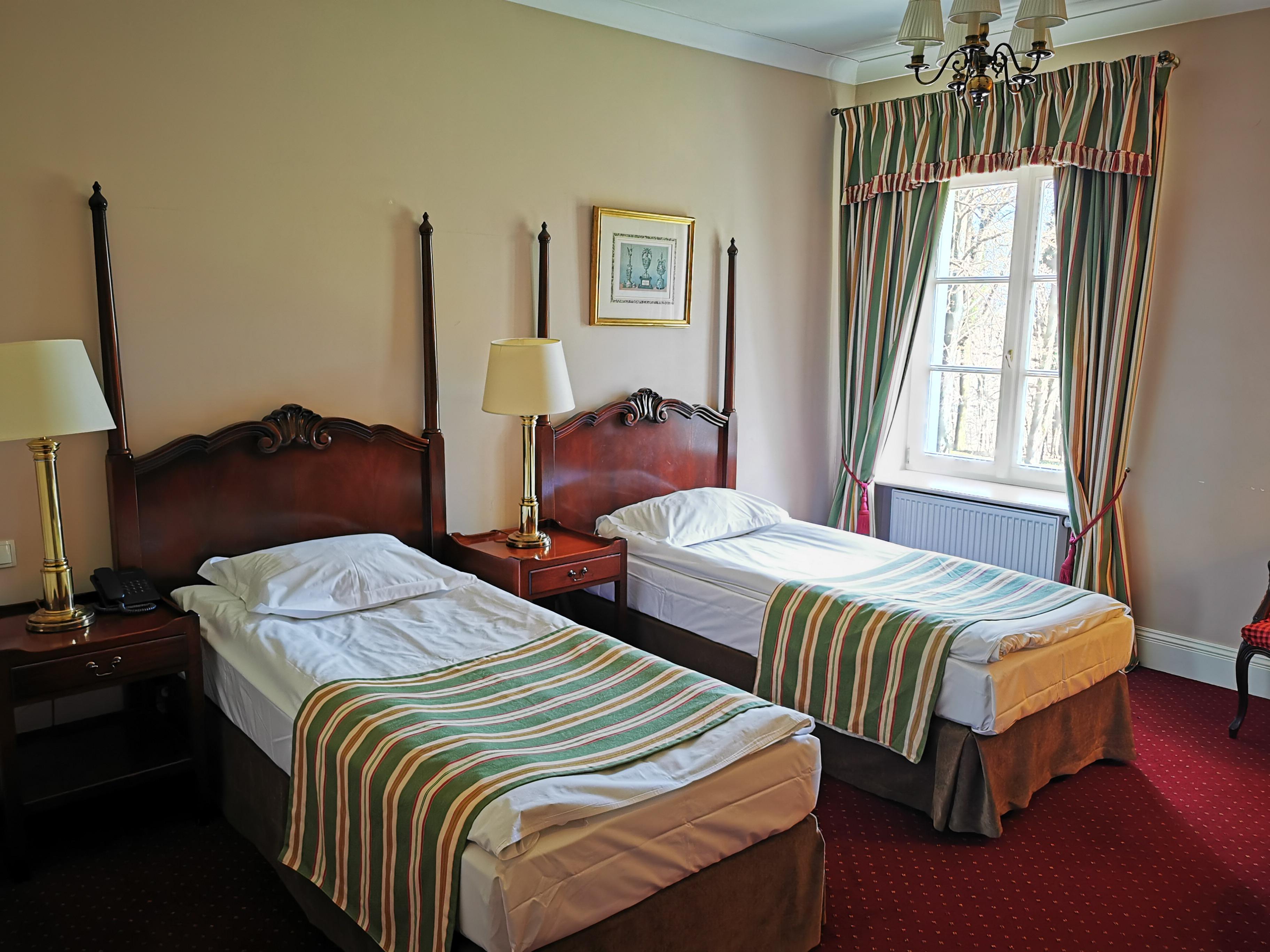 Hotel Dwor Sierakow Extérieur photo