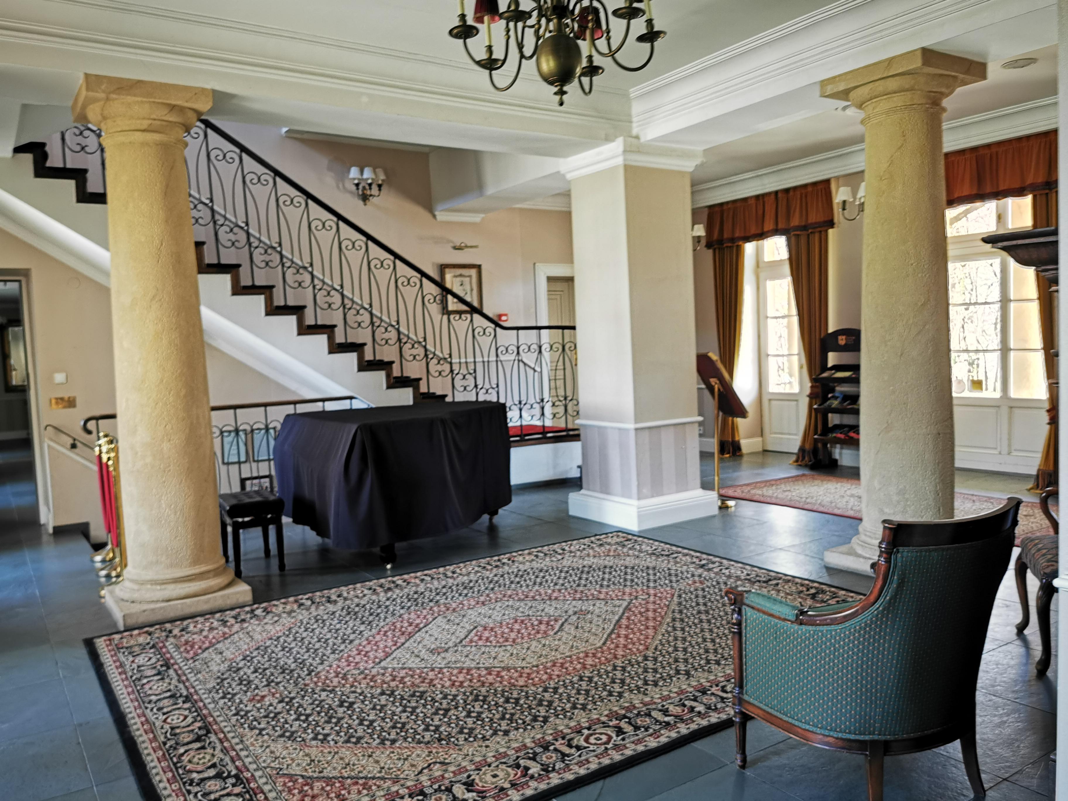 Hotel Dwor Sierakow Extérieur photo