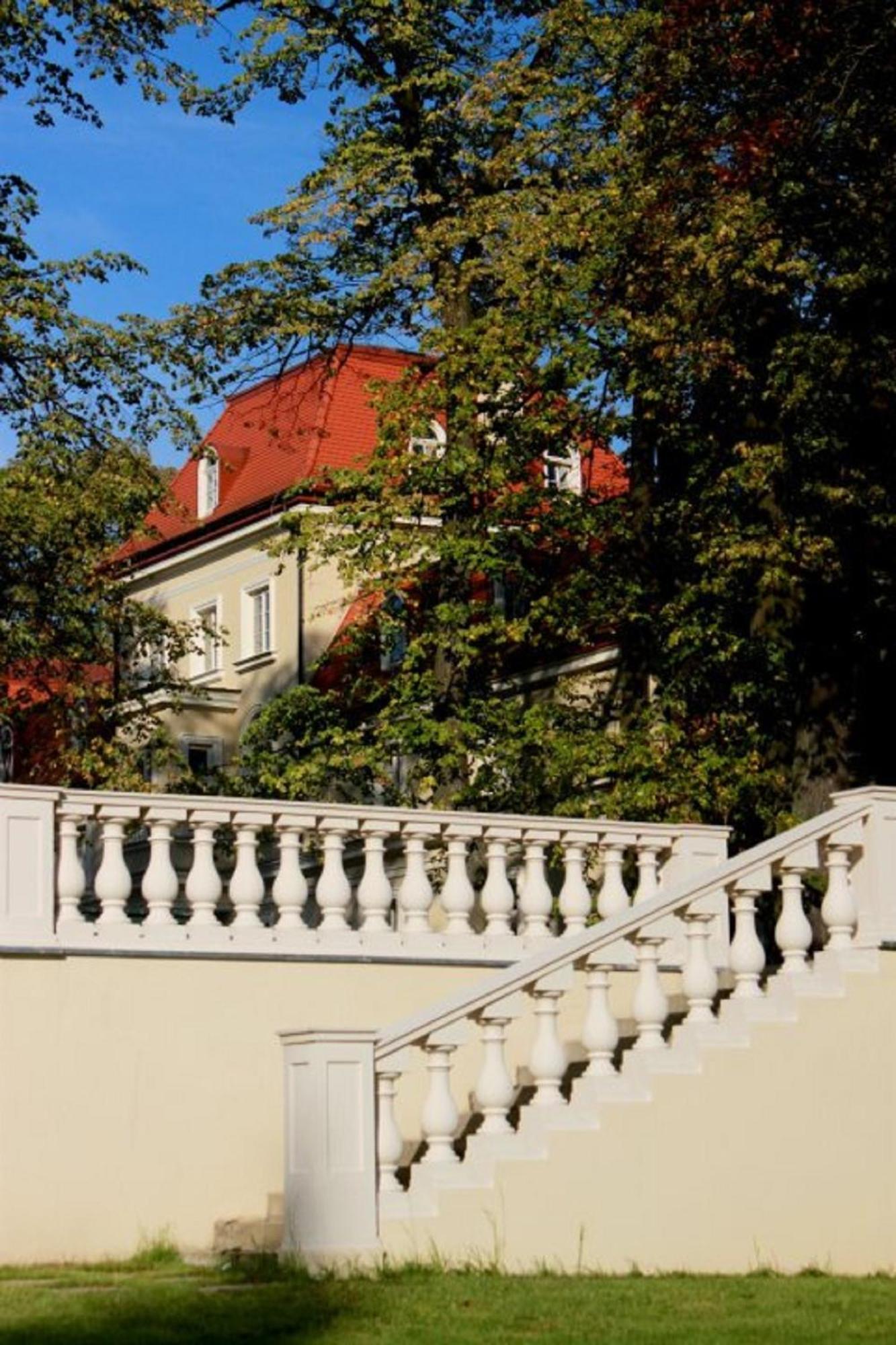 Hotel Dwor Sierakow Extérieur photo