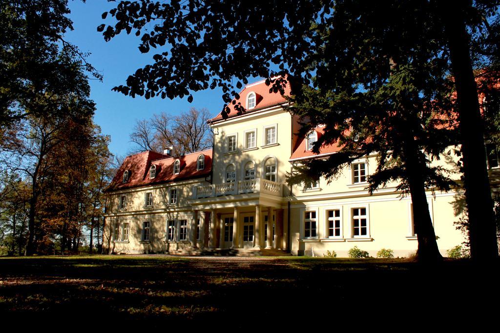 Hotel Dwor Sierakow Extérieur photo