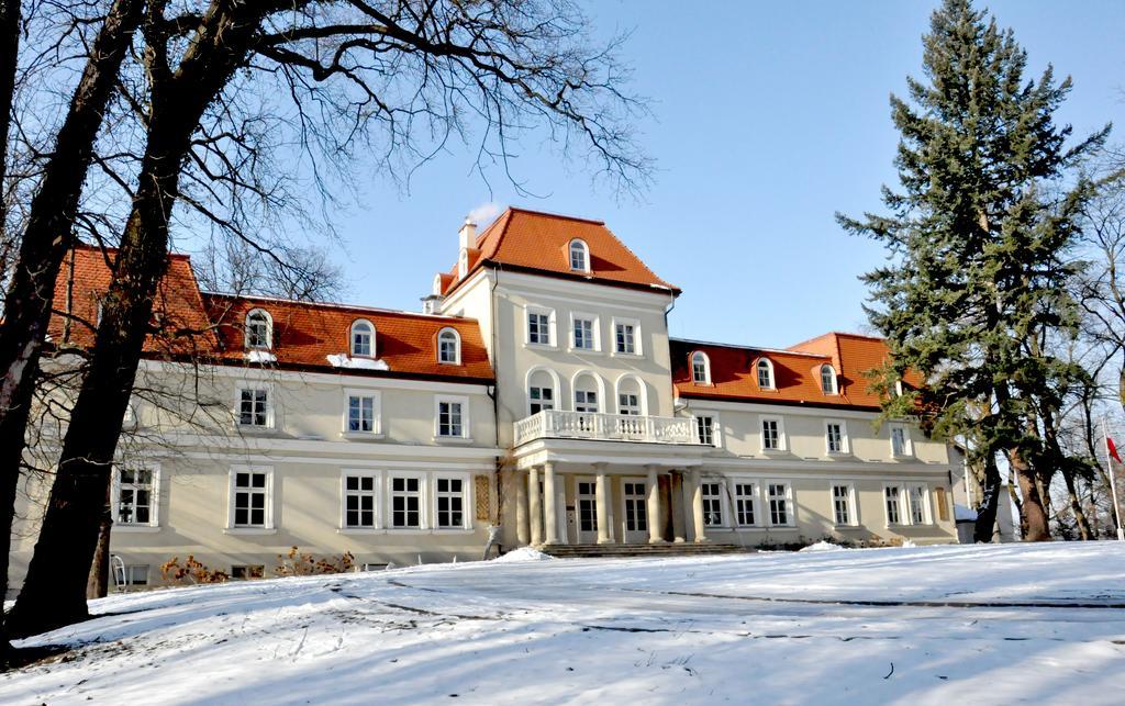 Hotel Dwor Sierakow Extérieur photo