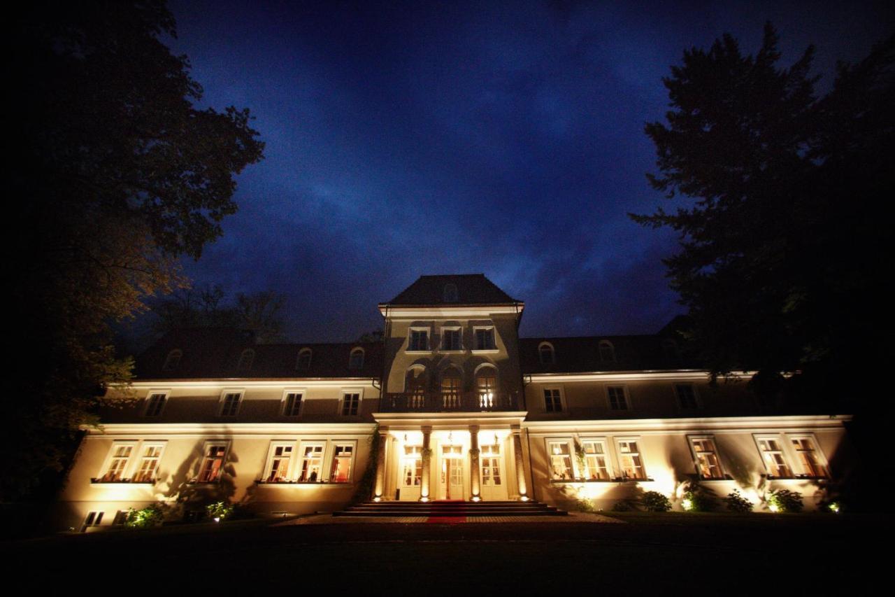 Hotel Dwor Sierakow Extérieur photo
